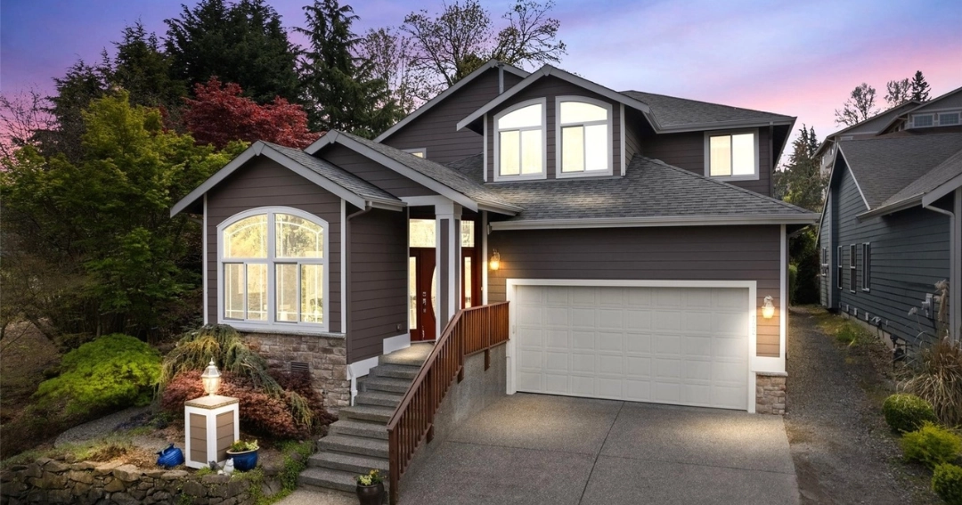 Home in Scenic Hill Neighborhood - Courtesy of Northwest Multiple Listing Service