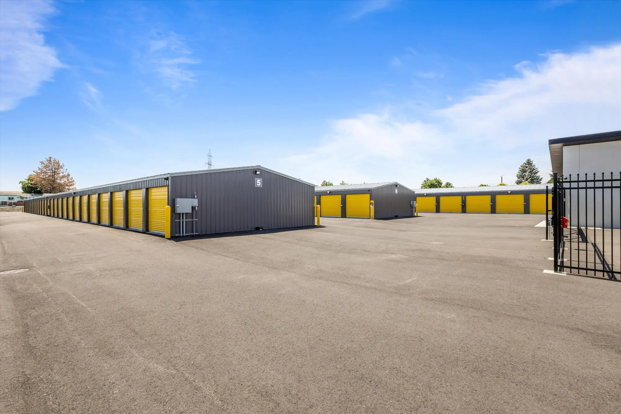 Drive up access at West Coast Self-Storage Kennewick 9501 W 10th Ave, Kennewick, WA 99338