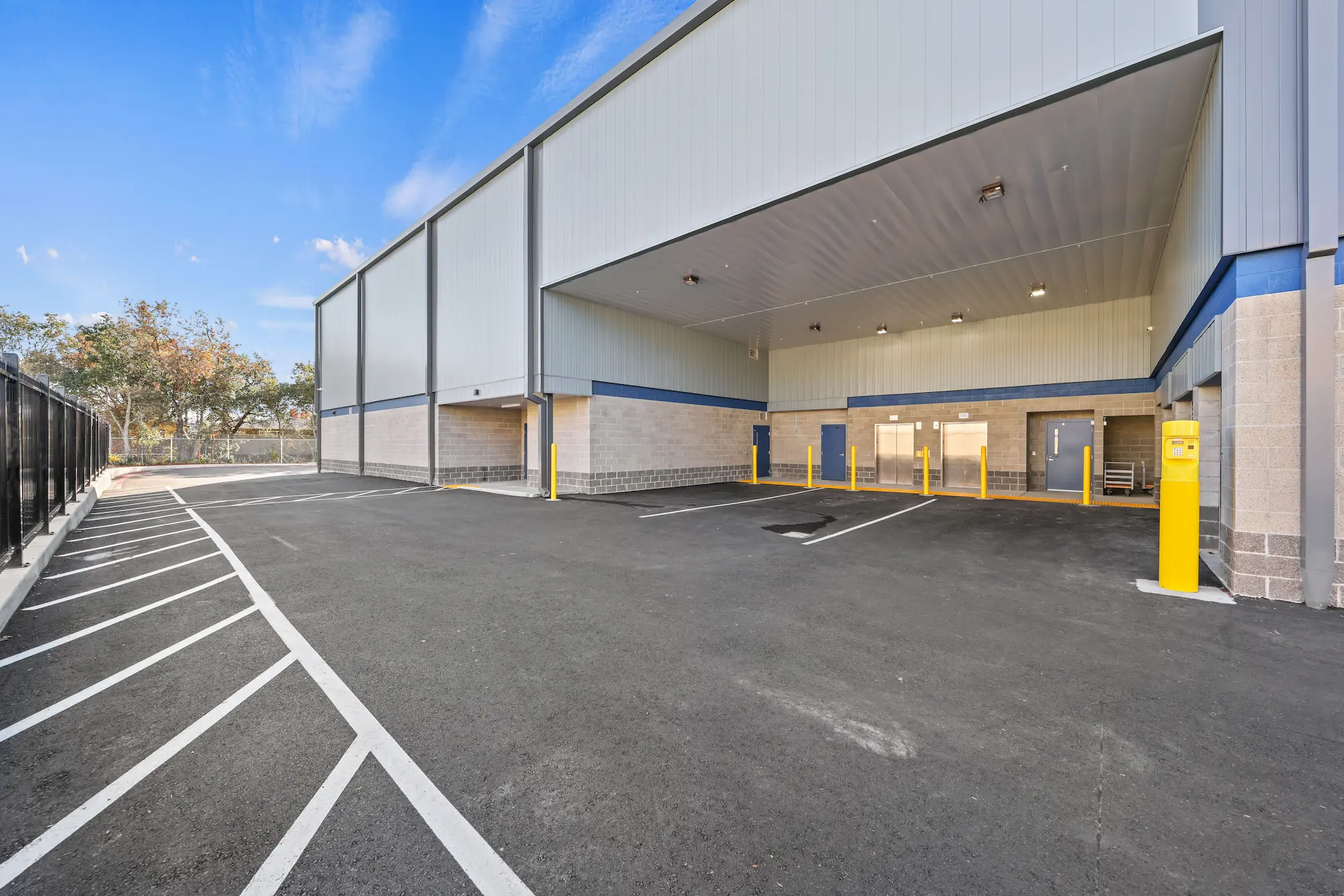 Covered loading - West Coast Self-Storage Santa Rosa – Piner 970 Piner Rd, Santa Rosa, CA 95403