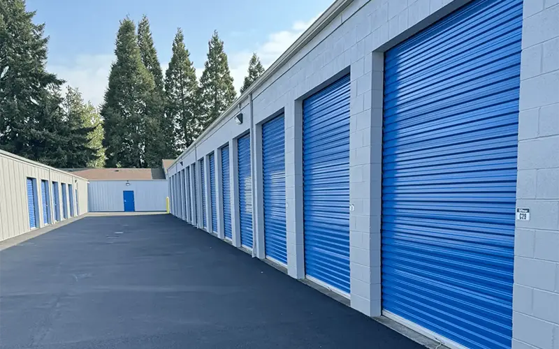 West Coast Self-Storage Lake Oswego – West 6725 SW Bradbury Ct, Tualatin, OR 97224 West Coast Self-Storage<br />
Lake Oswego – West<br />
6725 SW Bradbury Ct, Tualatin, OR 97224
