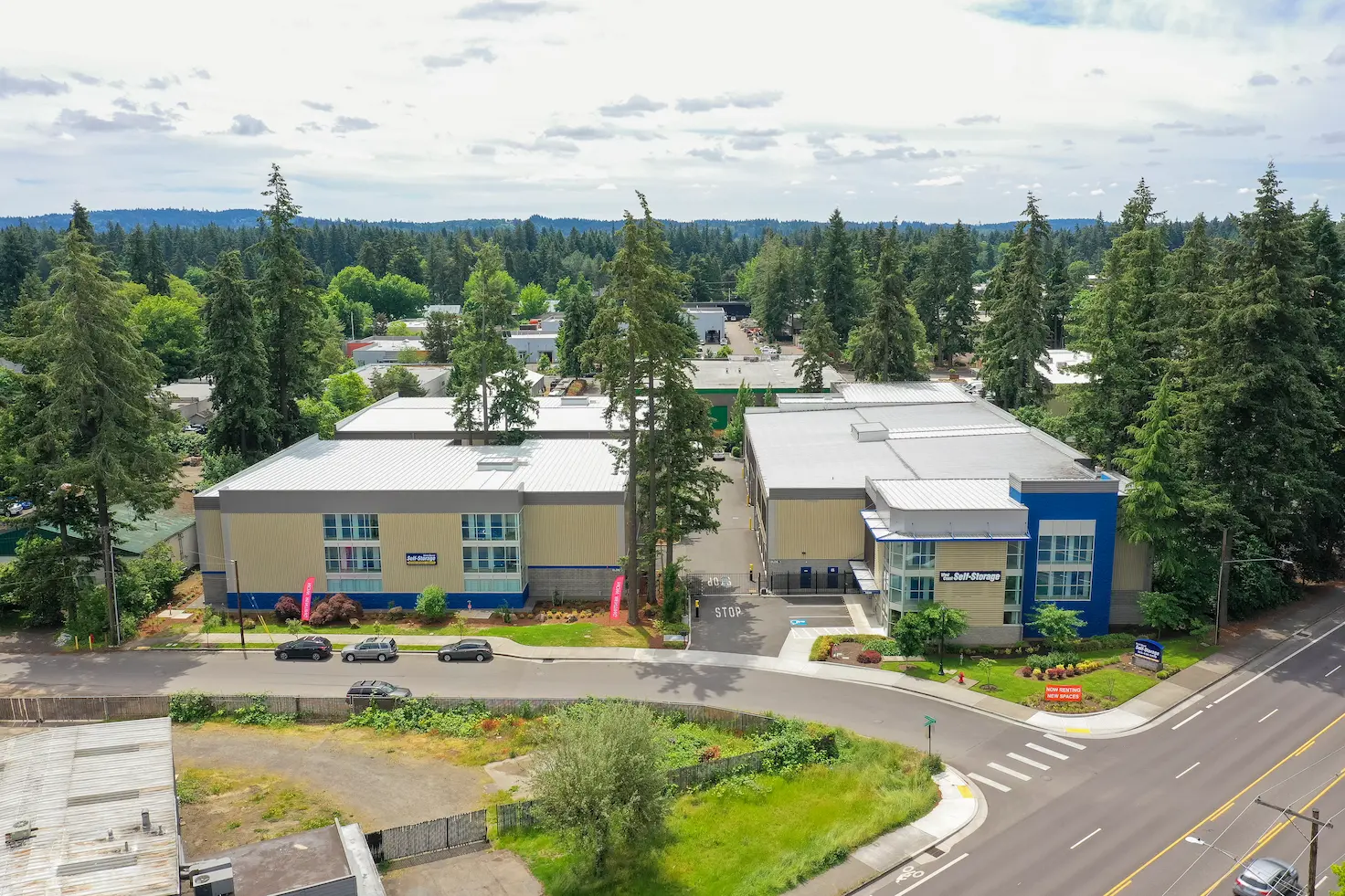 West Coast Self-Storage Lake Oswego 5650 Rosewood St, Lake Oswego, OR 97035